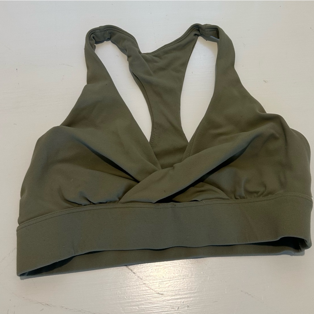 Lululemon size 6 Sports Bra A/B Cup